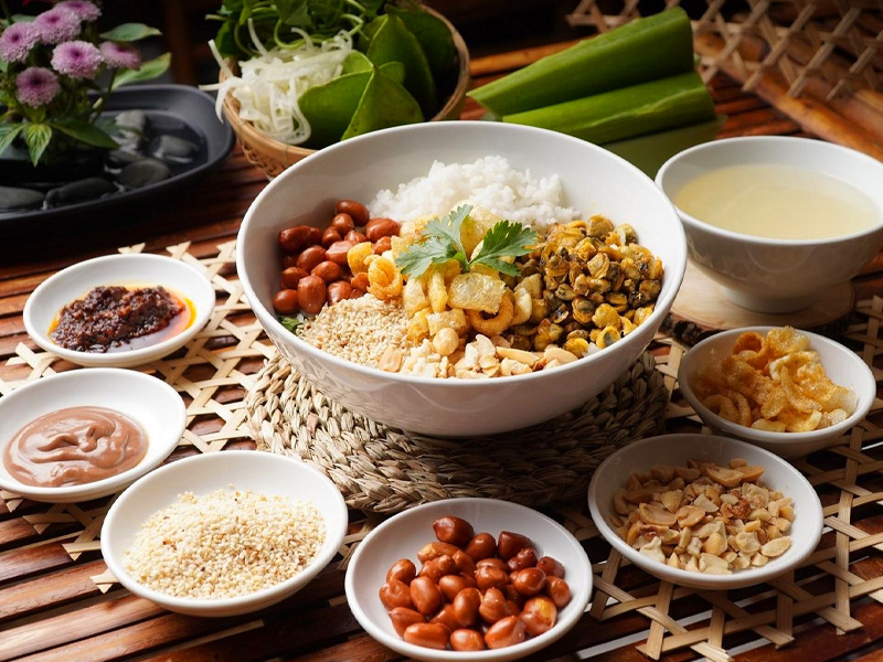 Đặc sản cơm hến Huế nổi tiếng của cố đô Việt Nam