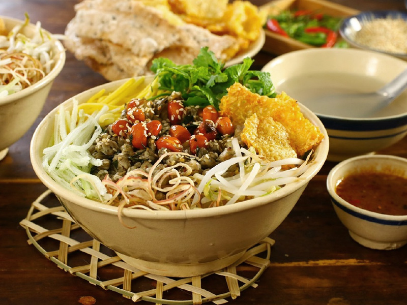Đặc sản cơm hến Huế nổi tiếng của cố đô Việt Nam